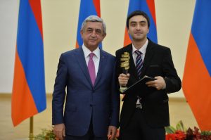 Shahen with President Serzh Sargsyan, Presidential Prize Award