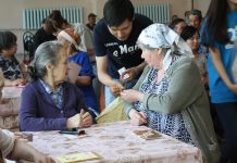 FLEX Alumni Show Youth the Value of Community Service on Global Youth Service Day and Victory Day