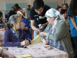 FLEX Alumni Show Youth the Value of Community Service on Global Youth Service Day and Victory Day