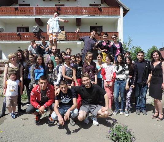 FLEX Alumnae volunteer at “American Camp 2014”