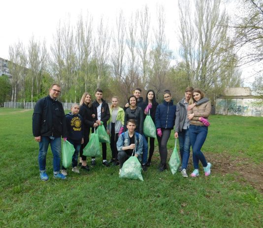 FLEX Alumni in Zaporizhzhya Improve their Environment for GYSD