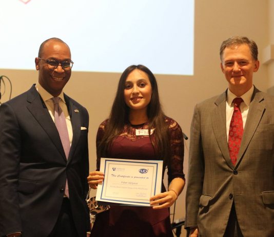 FLEX Alumni Azerbaijan Take Part in FLEXcribo Essay Competition