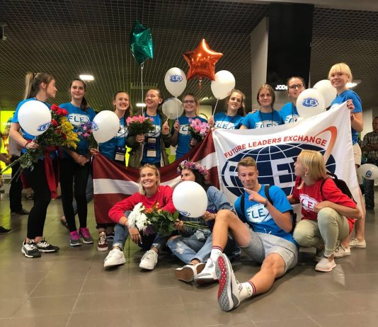 6 Exchange Year Emotions Every FLEX Alumni Can Relate To