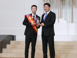 Mongolian Prime Minister Awards FLEX Alumnus with “Young Person of the Year”