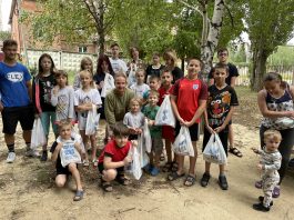 Alumni in Slovakia Volunteer to Help Ukrainians in Need