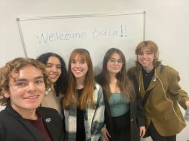 Alumni in Greece Gather to Celebrate FLEX