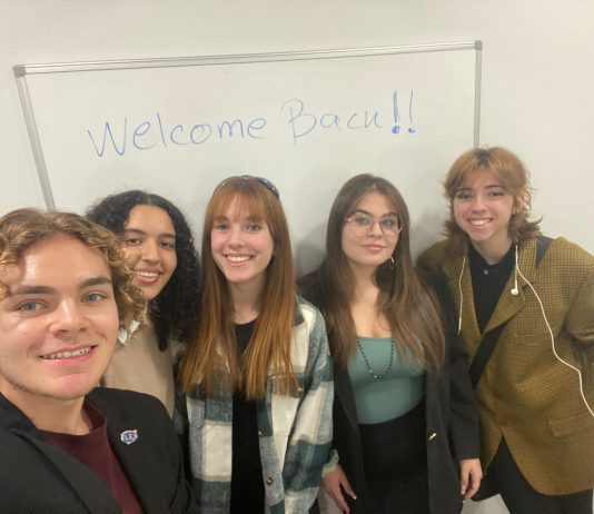 Alumni in Greece Gather to Celebrate FLEX