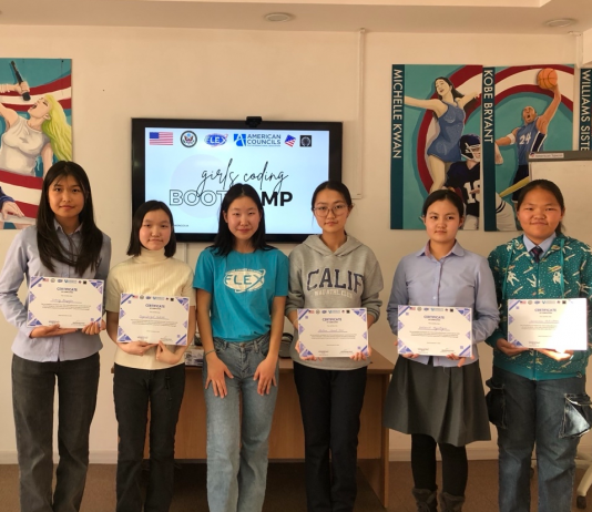 Alumna Inspires Local Girls Through Coding Bootcamp